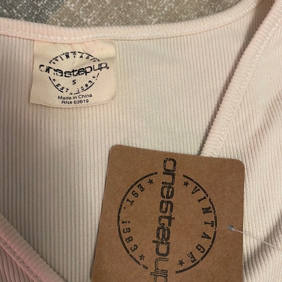 Women’s Cream Color Cross Over Top Size S - Picture 3 of 3